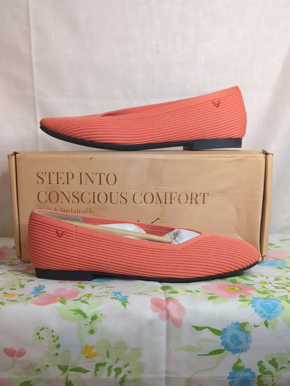 Vivaia Aria Pointed-Toe Ballet Flats 'Salmon' womens 7/7.5 (EU38)